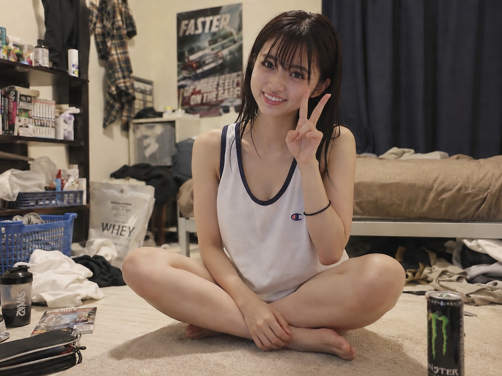 詩織　垂水大学文学部1年　彼の部屋で・・・