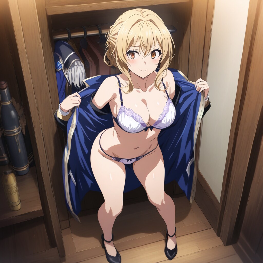 受付嬢着替え中