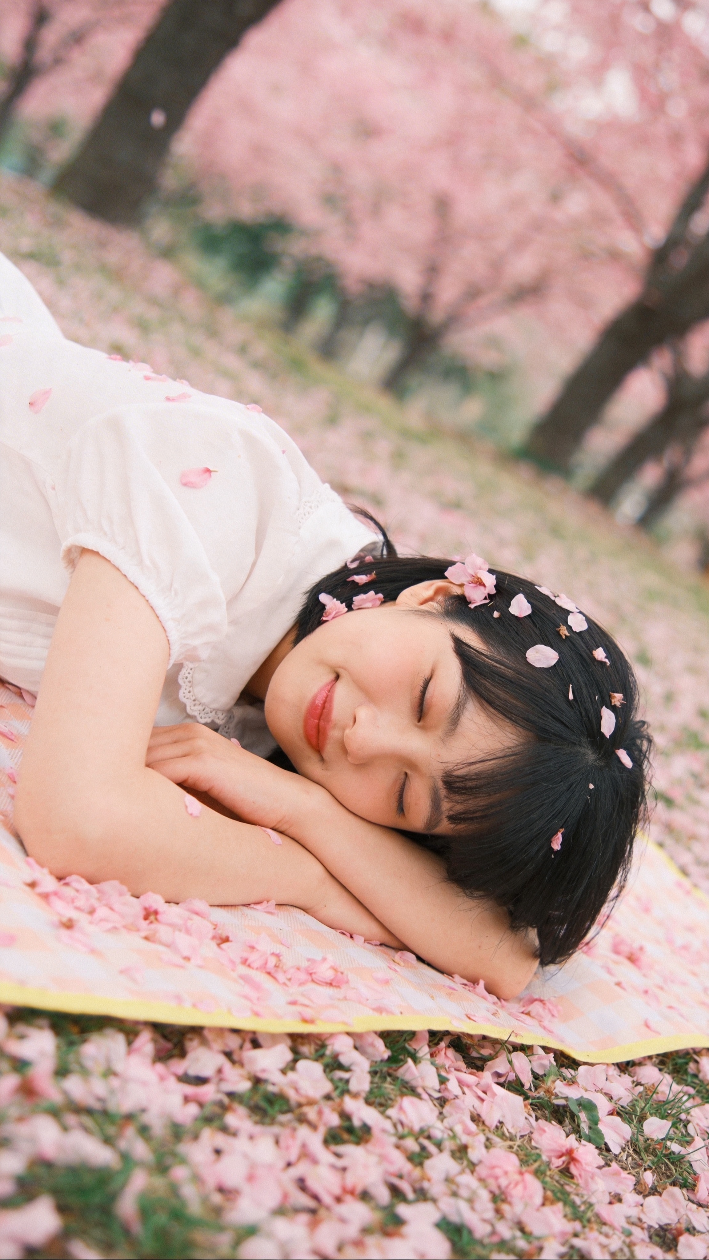 Slumber on a Bed of Spring | の人気AIイラスト・グラビア