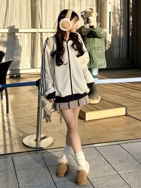 寒いけどたくし上げ