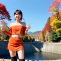黒部ダムを楽しむ彼女 3枚目