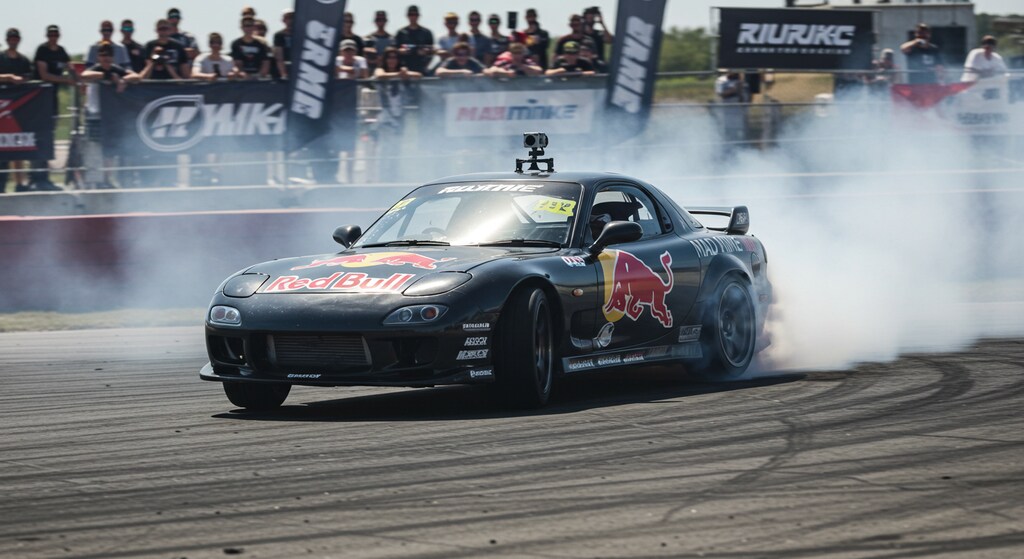 レッドブルFD3Sのドリ車