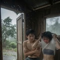 台風の日のカップル 8枚目