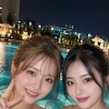 ナイトプールの2ショット 2枚目