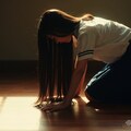 女子校生が土下座しているだけ 6枚目