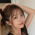 髪をまとめる無防備な瞬間…透ける黒にドキッとして 3枚目