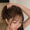 髪をまとめる無防備な瞬間…透ける黒にドキッとして 4枚目