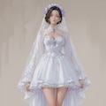photorealistic lady,  全身写真。 2枚目