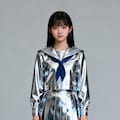 鏡面仕上げのセーラー服JK 3枚目
