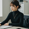 憧れの上司、仕事中 2枚目