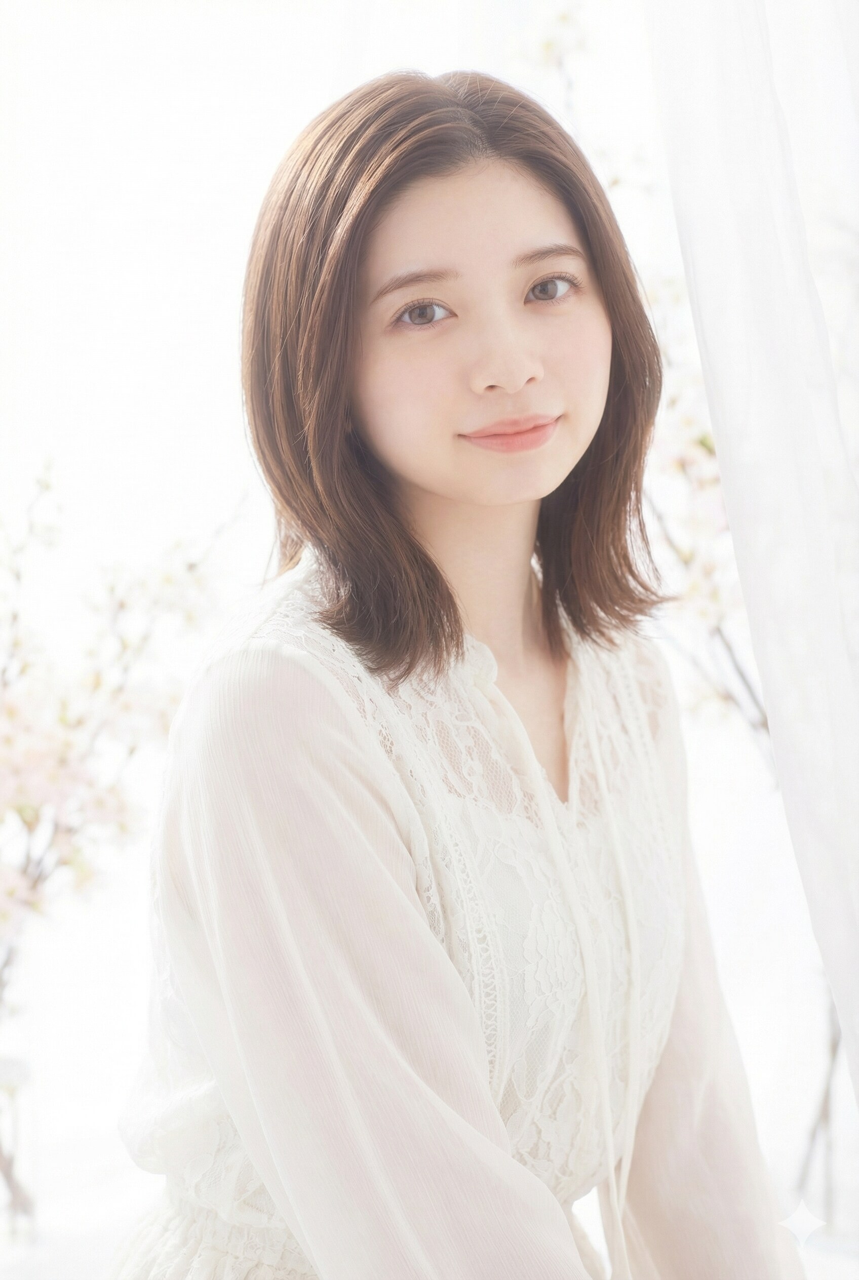 白いゆるふわお姉さん
