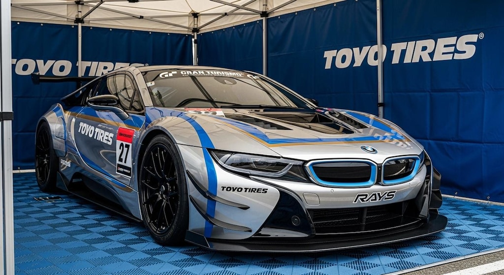 トーヨータイヤBMW i8