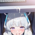 机の下からのいたずら 5枚目