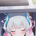 机の下からのいたずら 4枚目