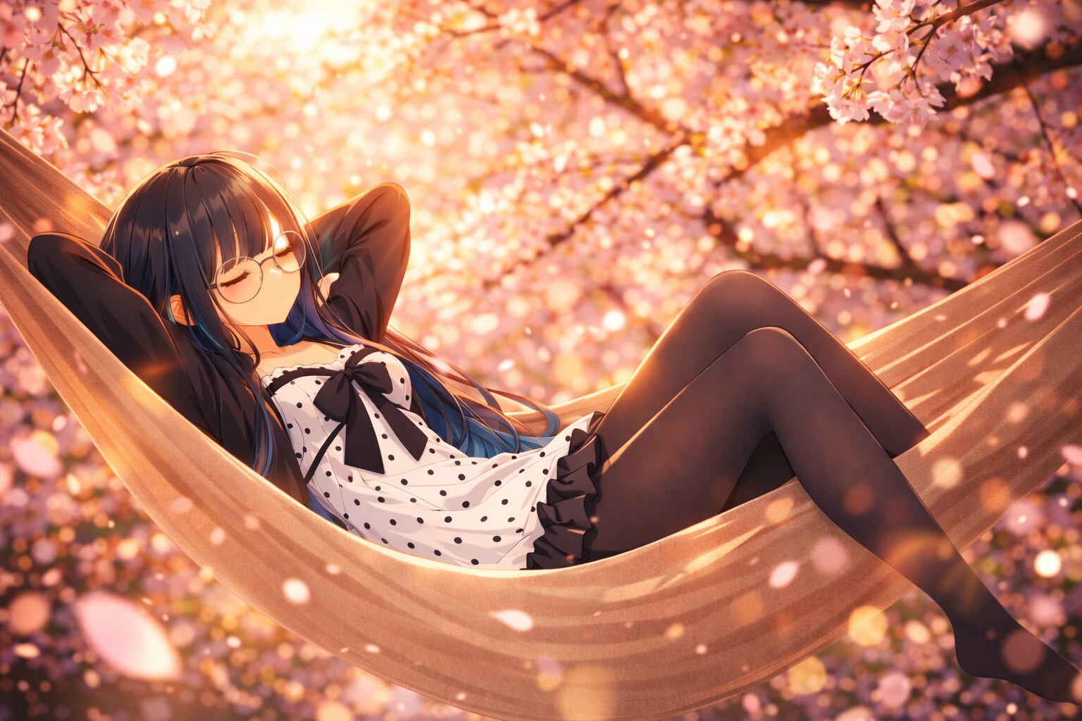 桜の木漏れ日のハンモック