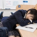 疲れ切っている女の子 4枚目
