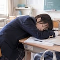 疲れ切っている女の子 2枚目