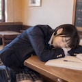 疲れ切っている女の子 3枚目