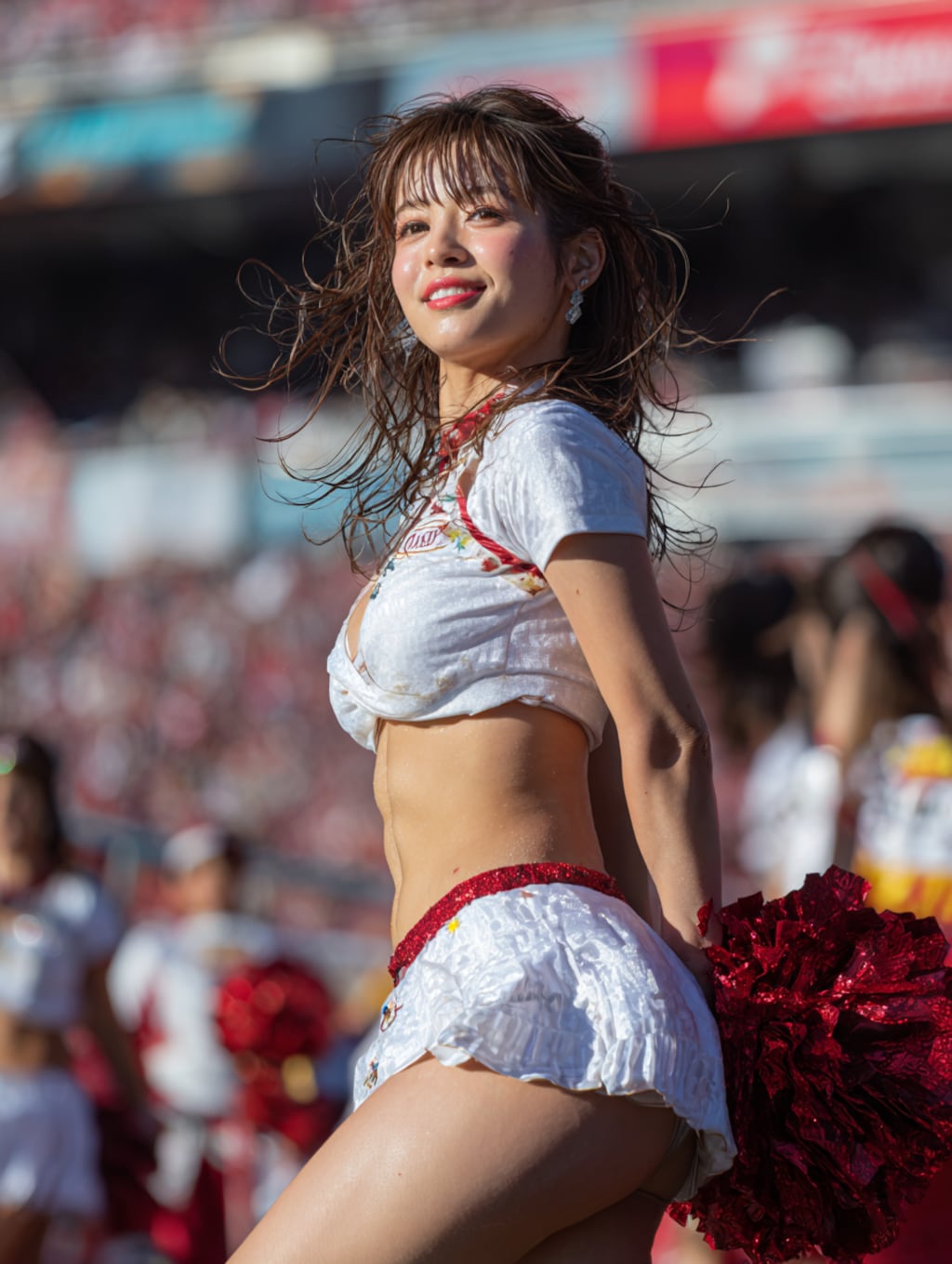 見えそうで見えないチアガール