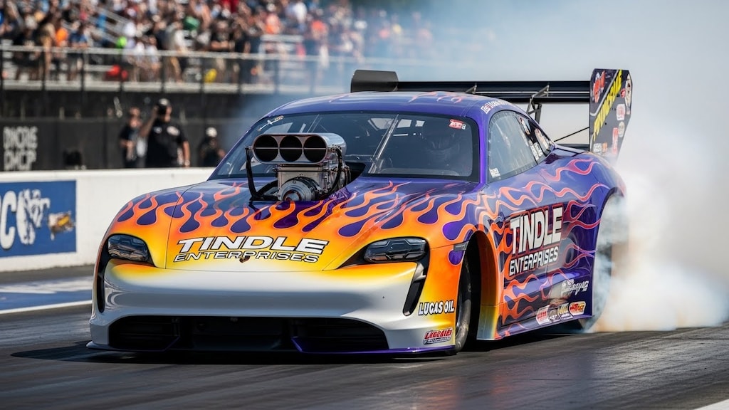 ポルシェタイカンドラッグカー