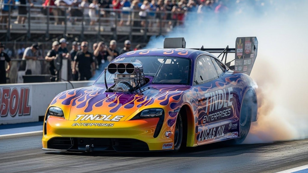 ポルシェタイカンドラッグカー