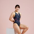 競泳水着、白いオブジェ 9枚目