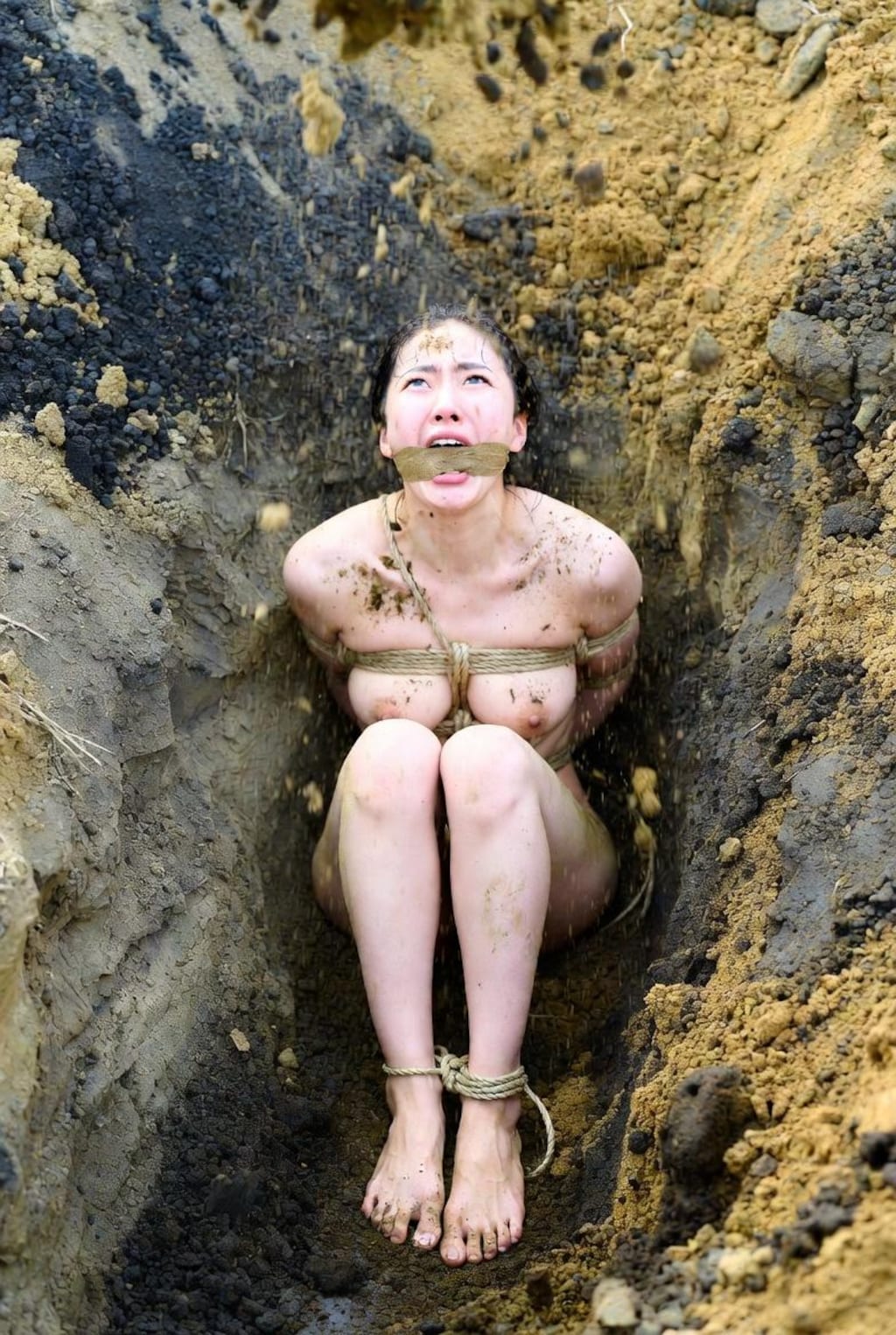 肉便器強制埋葬