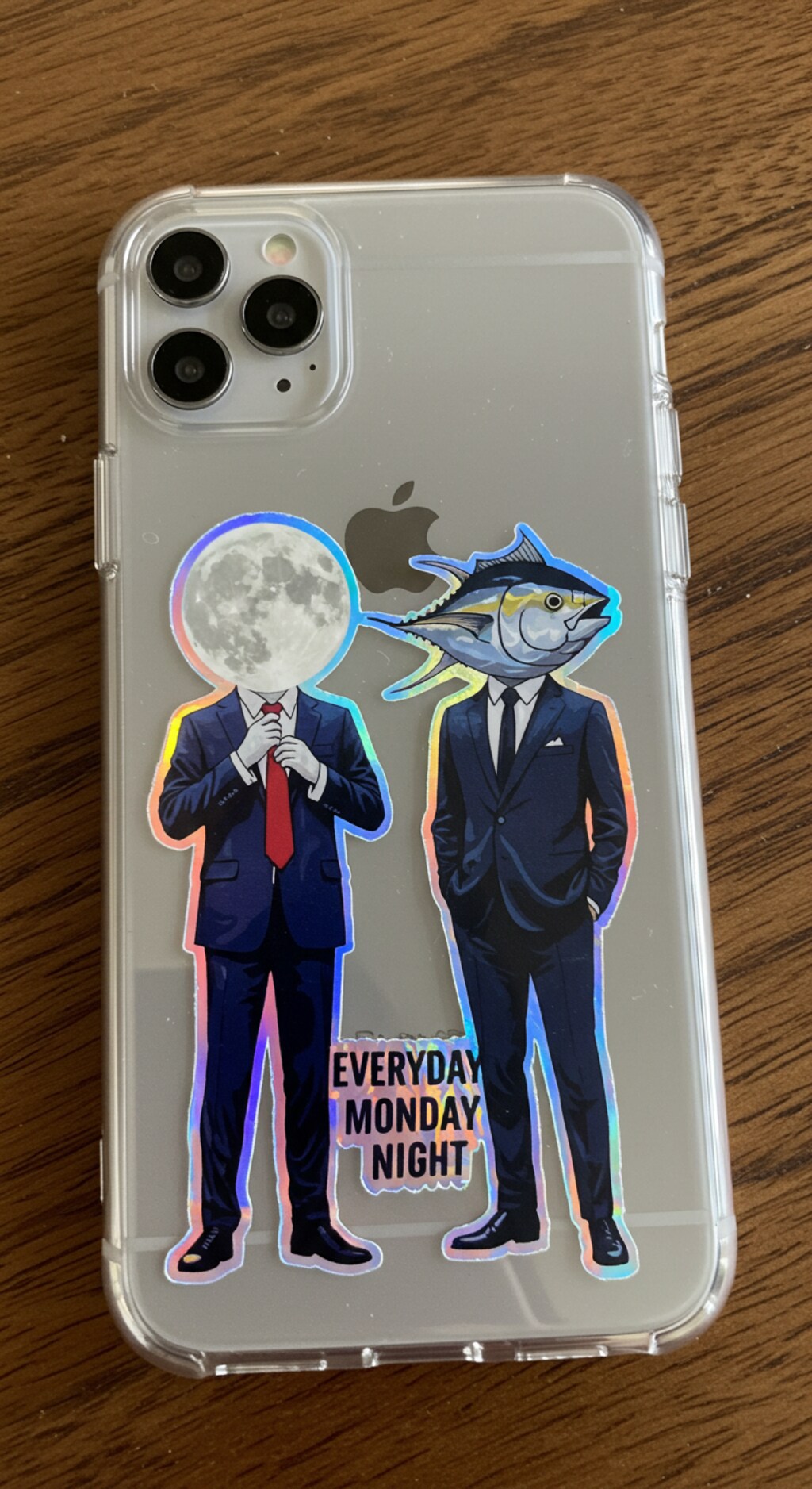 🌕🐟ステッカーをiPhoneに貼ってみた