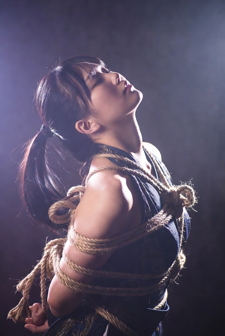 女格闘家の緊縛
