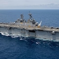LHA-7 USS TRIPOLI 2枚目