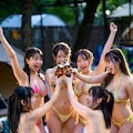 キャンプ場で盛り上がる飲み会 4枚目