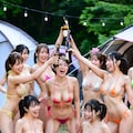 キャンプ場で盛り上がる飲み会 8枚目