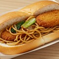 焼きそばコロッケパン 4枚目