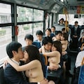 痴女が乗ってくるバス 3枚目