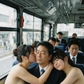 痴女が乗ってくるバス 5枚目