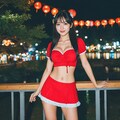 girl wearing red clothes 3枚目