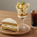 デザートのバナナケーキとバナナプリンパフェのセット 3枚目