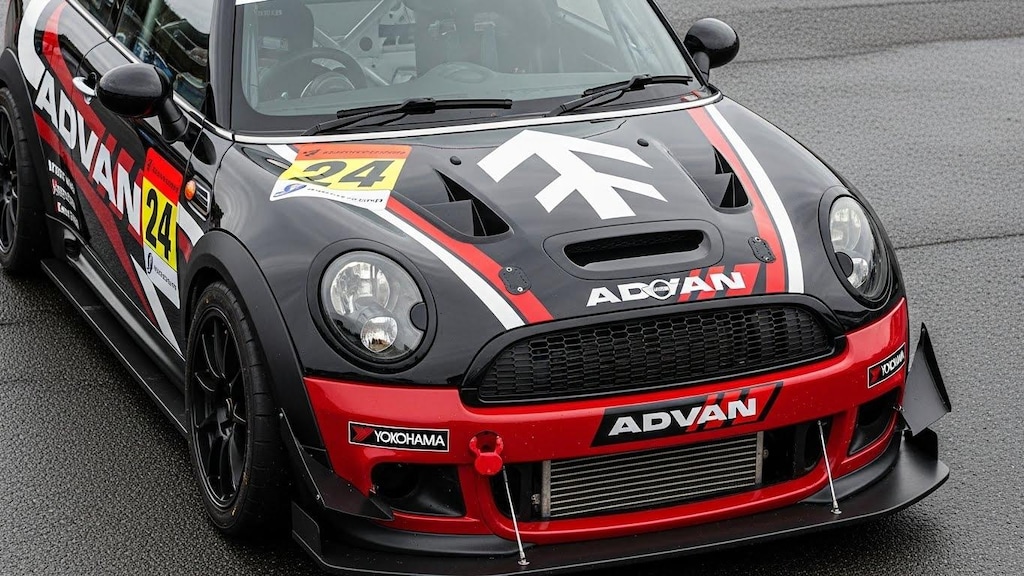 アドバンミニクーパーレーシングカー