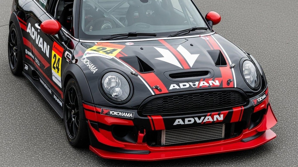 アドバンミニクーパーレーシングカー