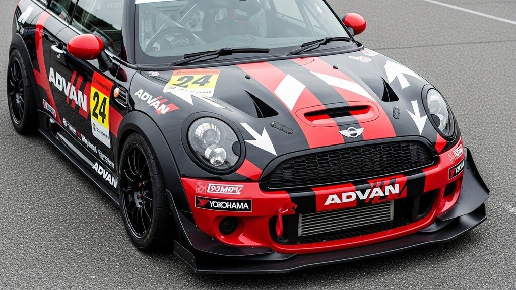 アドバンミニクーパーレーシングカー