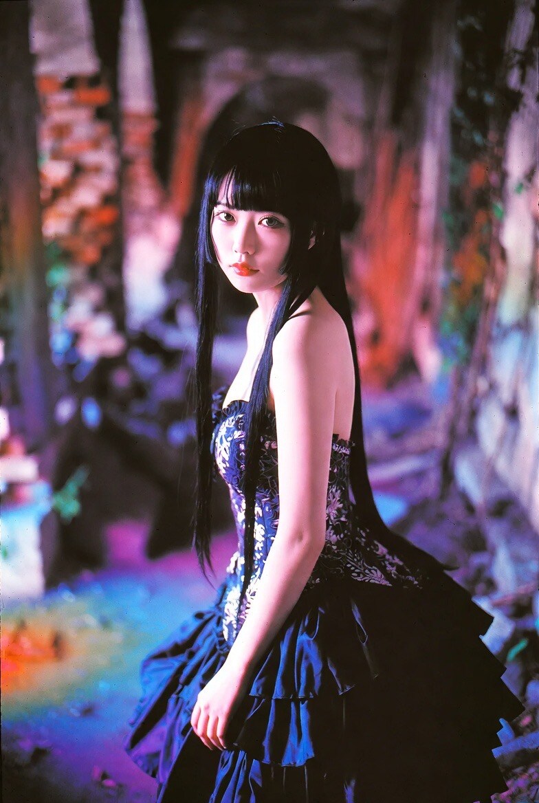 【 卒業して異世界移住者 三次 】 | の人気AIイラスト・グラビア