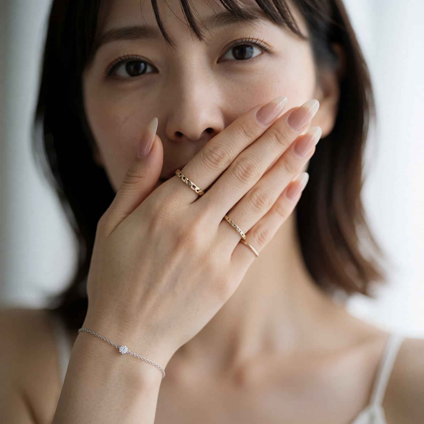 手、ネイル