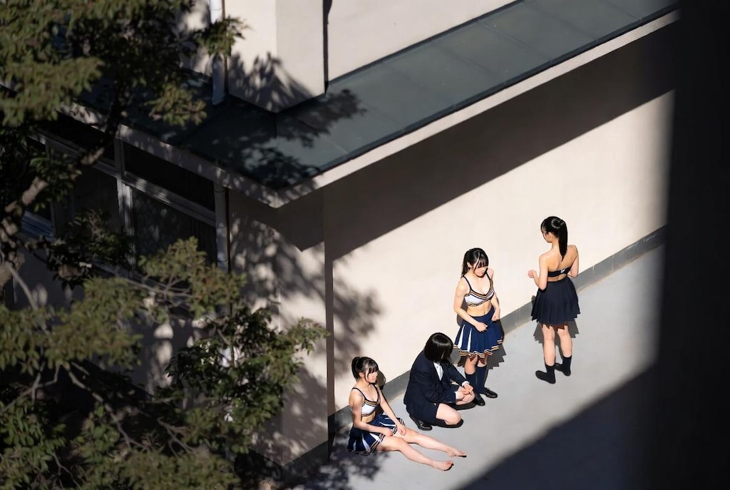 チアガールの着替え発見 (1)