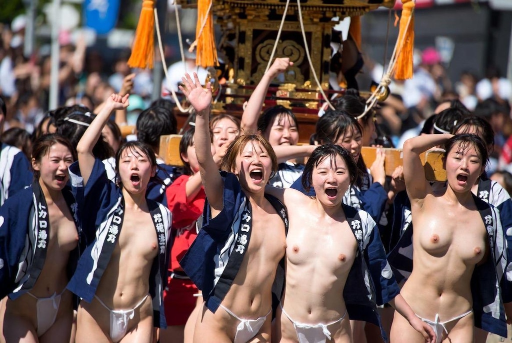 女の裸祭り3