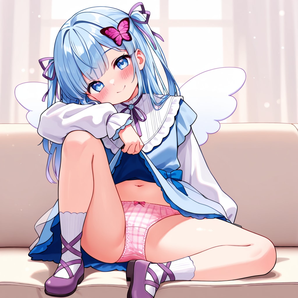 瑠璃野ねもがソファで片足をあげてパンチラ