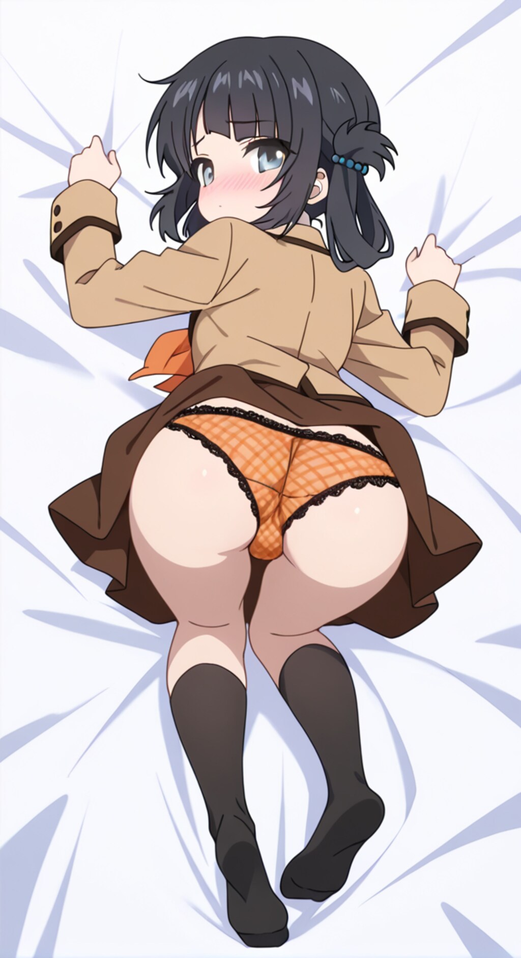 潮留美海の抱き枕風パンチラ