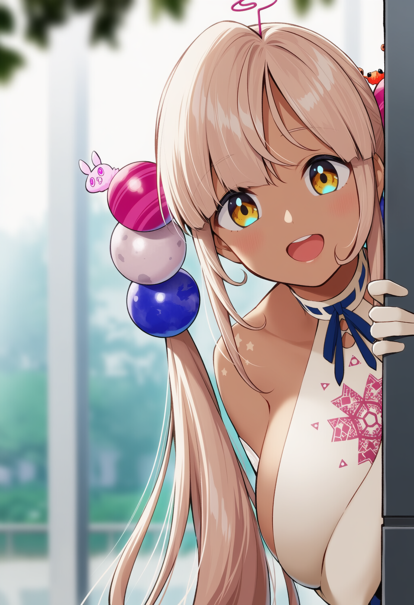 さなちゃんが物陰からジッと見つめているだけ