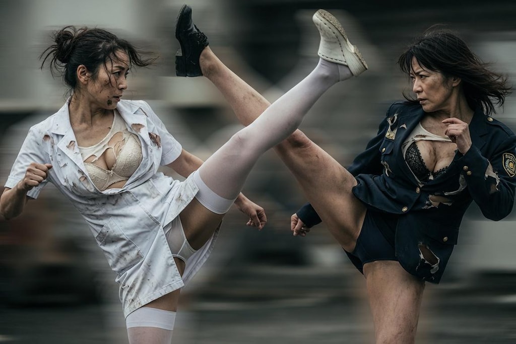 激闘！制服熟女の決闘　看護師 vs 婦人警察官