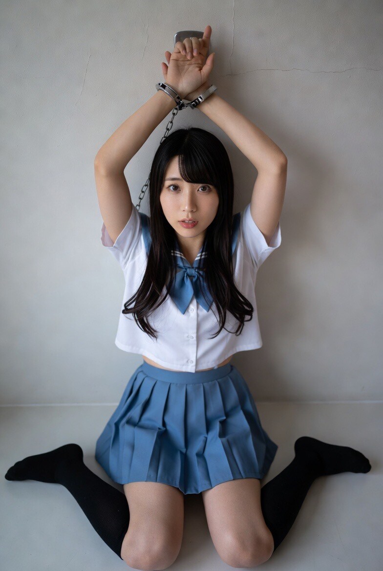 美人が拘束されているのでイタズラしてみた