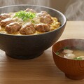 摩訶不思議食堂の親子丼と味噌汁のセット 4枚目